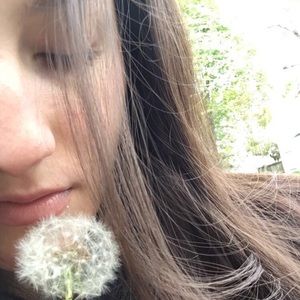 Meet your Posher, Chloe